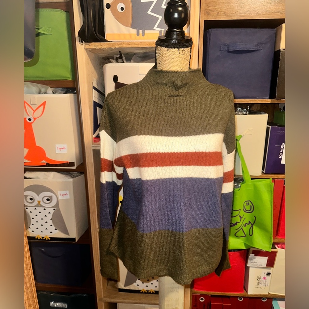 Hem & Thread Sweater - Picture 6 of 15